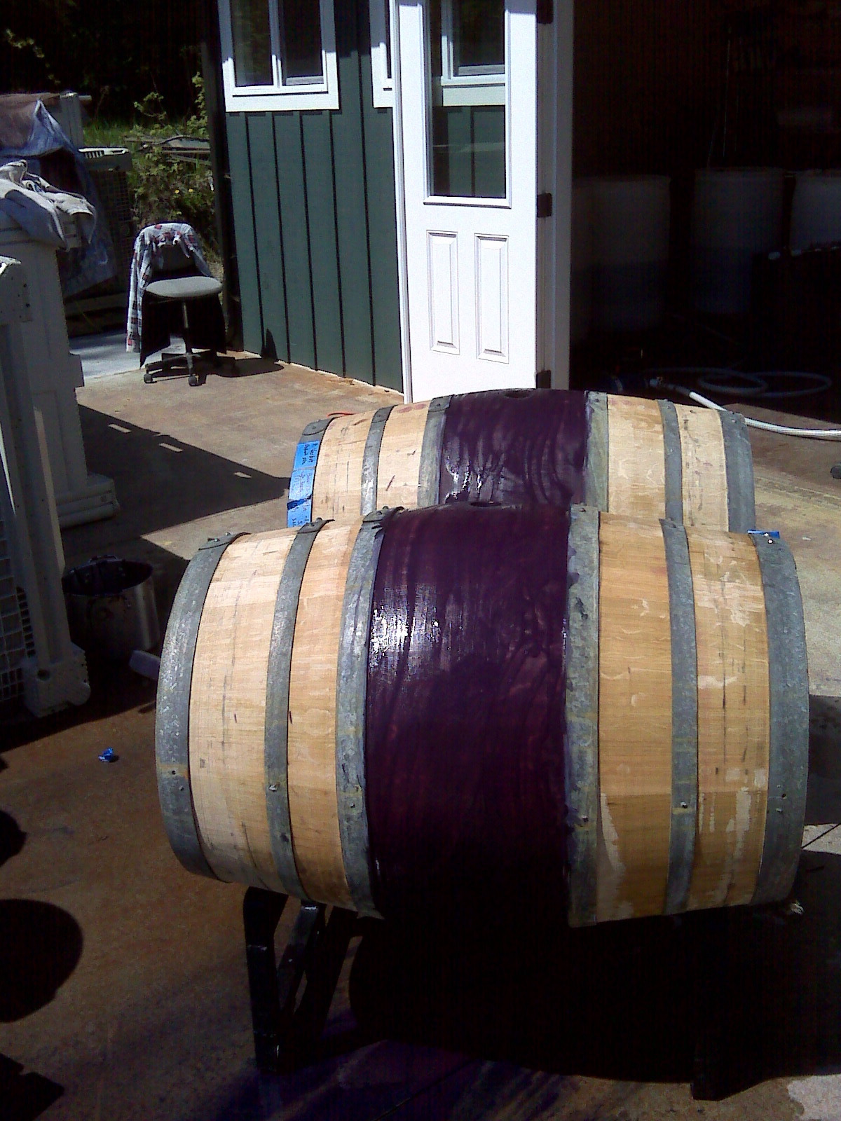 Painting the barrels with lees